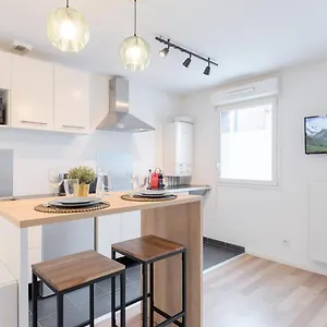  Appartement Wazemmes - Functional With Parking Space!
